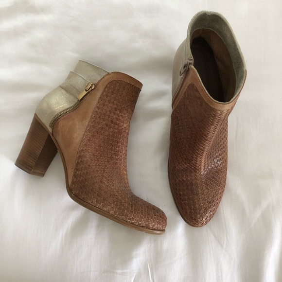 Sundance Duality Leather Booties - Picture 2 of 10